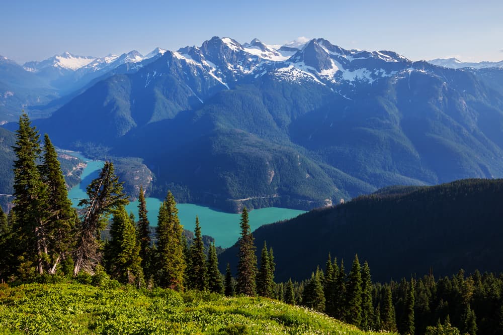 washington mountain and lake