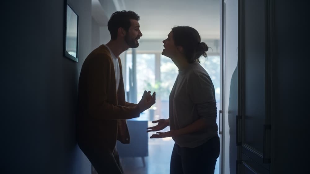 young couple trauma bond arguing