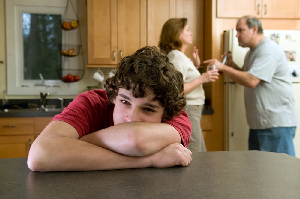 teenage son with alcoholic parents arguing