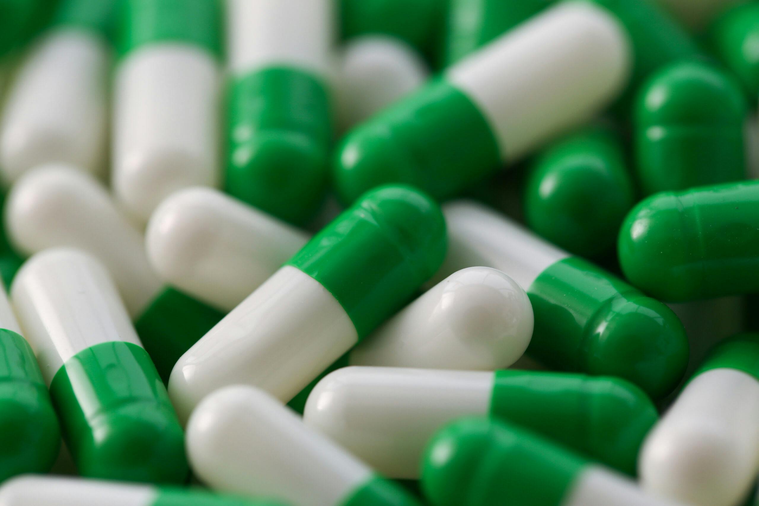 green and white Chlordiazepoxide capsule pills