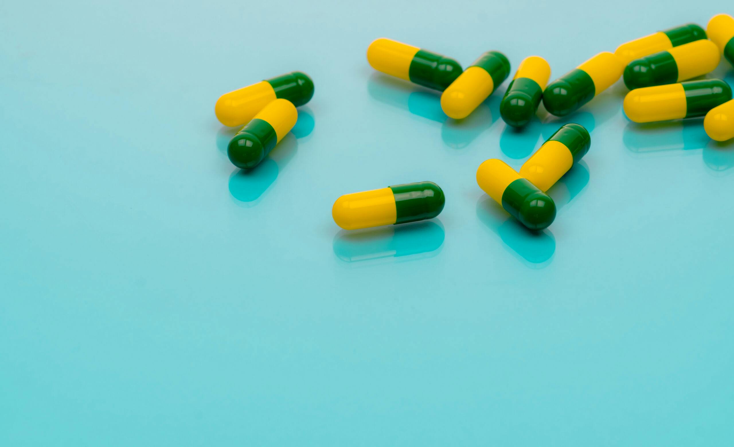 green and yellow tramadol pills