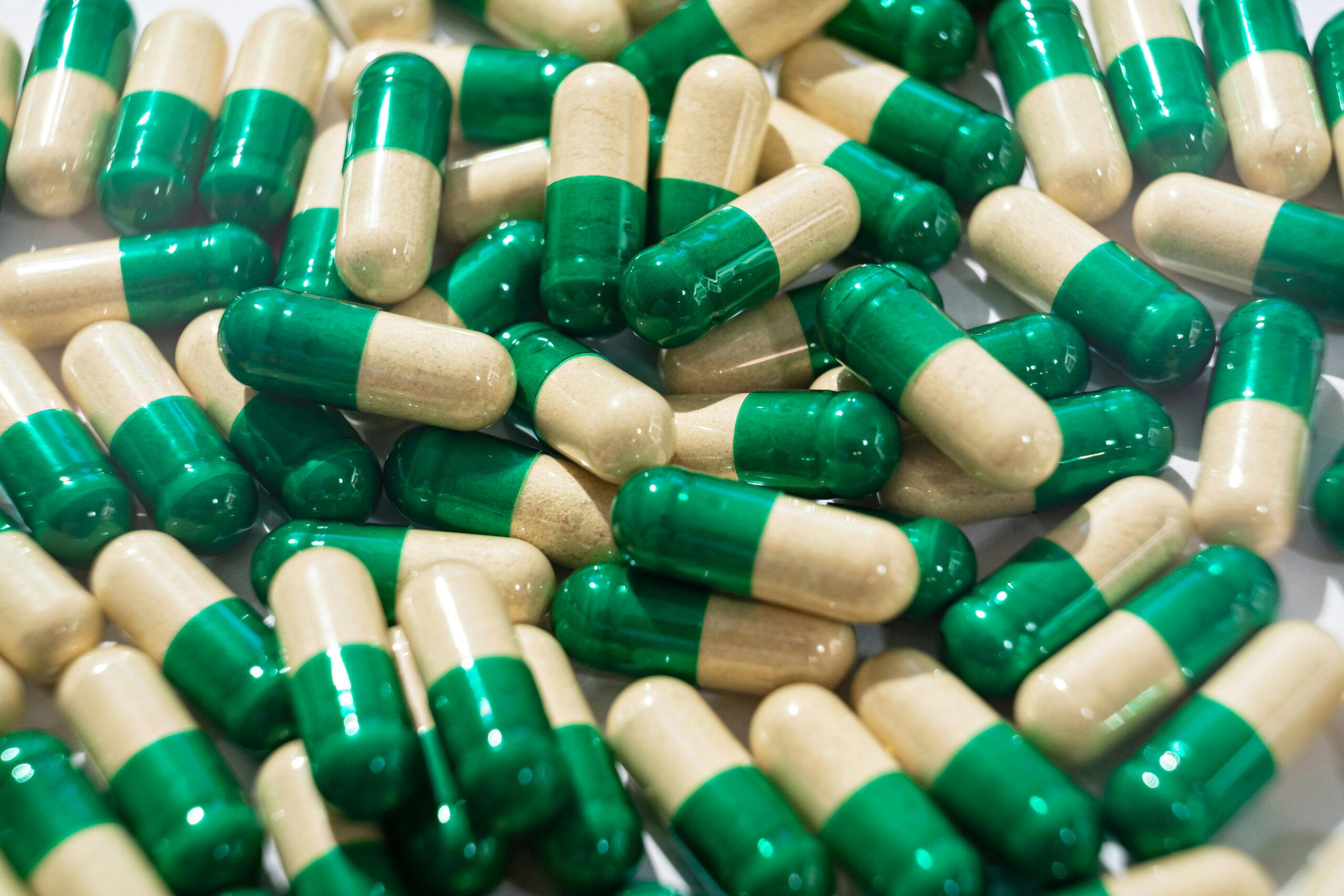 green white librium benzo pills