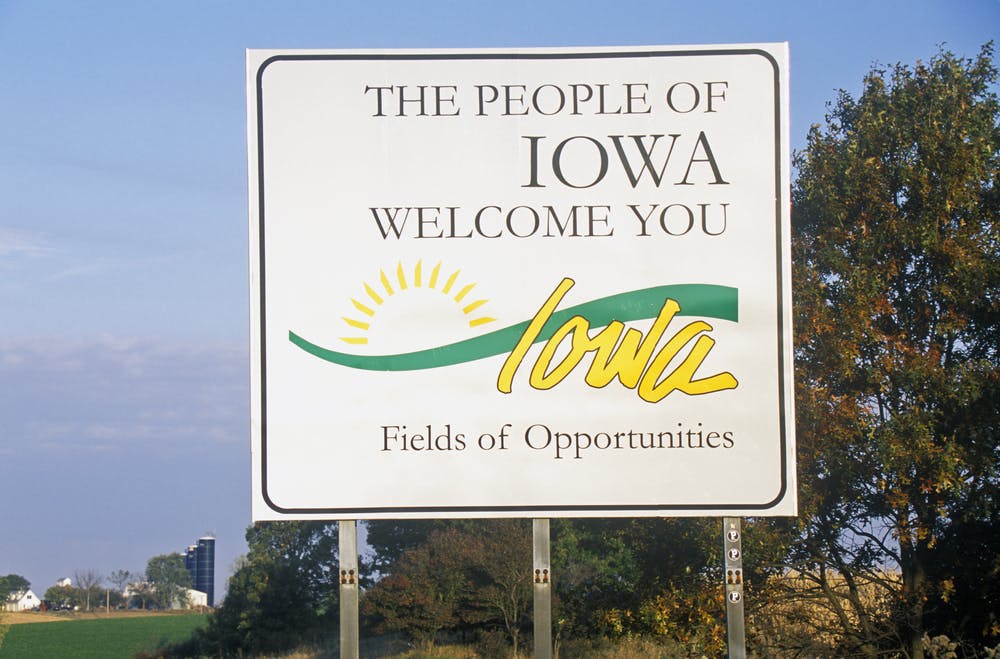 welcome to Iowa sign